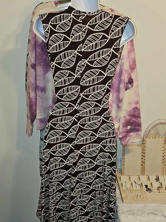 XOXO Leaf Print Deep V Dress SMALL - Picture 4 of 5